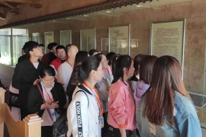 九五至尊科技夏日户外拓展团建活动 暨九五至尊科技2020年股权激励联合首创人大会_九五至尊